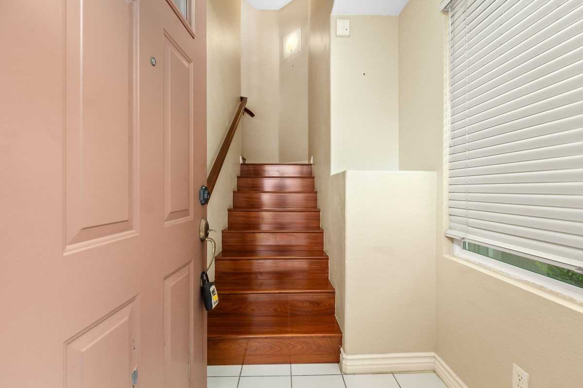 12085 World Trade Dr - Photo 2 of 25