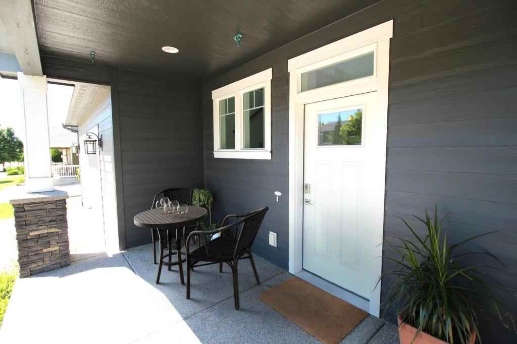 2551 W Sorbonne Dr - Photo 2 of 23