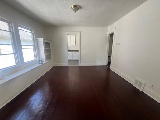 11825 Lenacrave Ave - Photo 3 of 6
