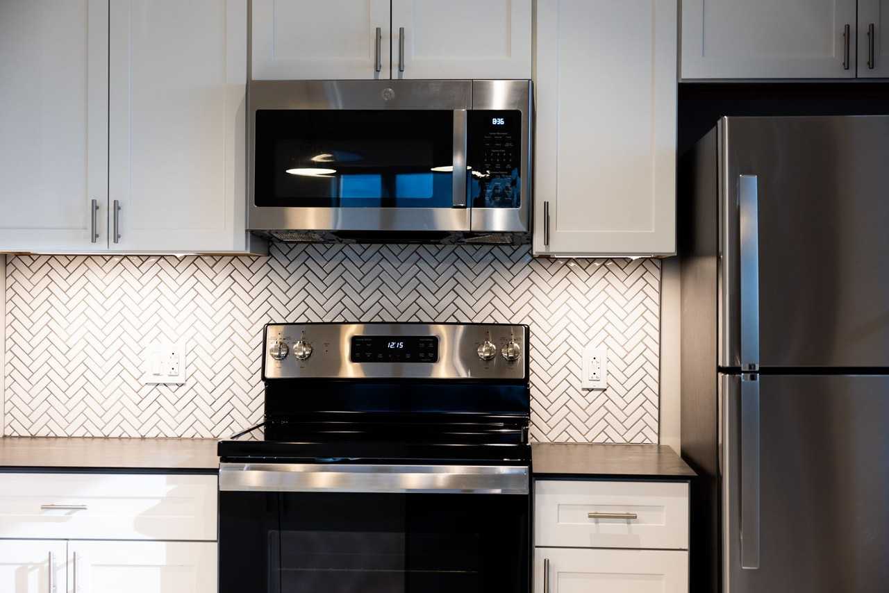 5 West - Photo 3 of 10