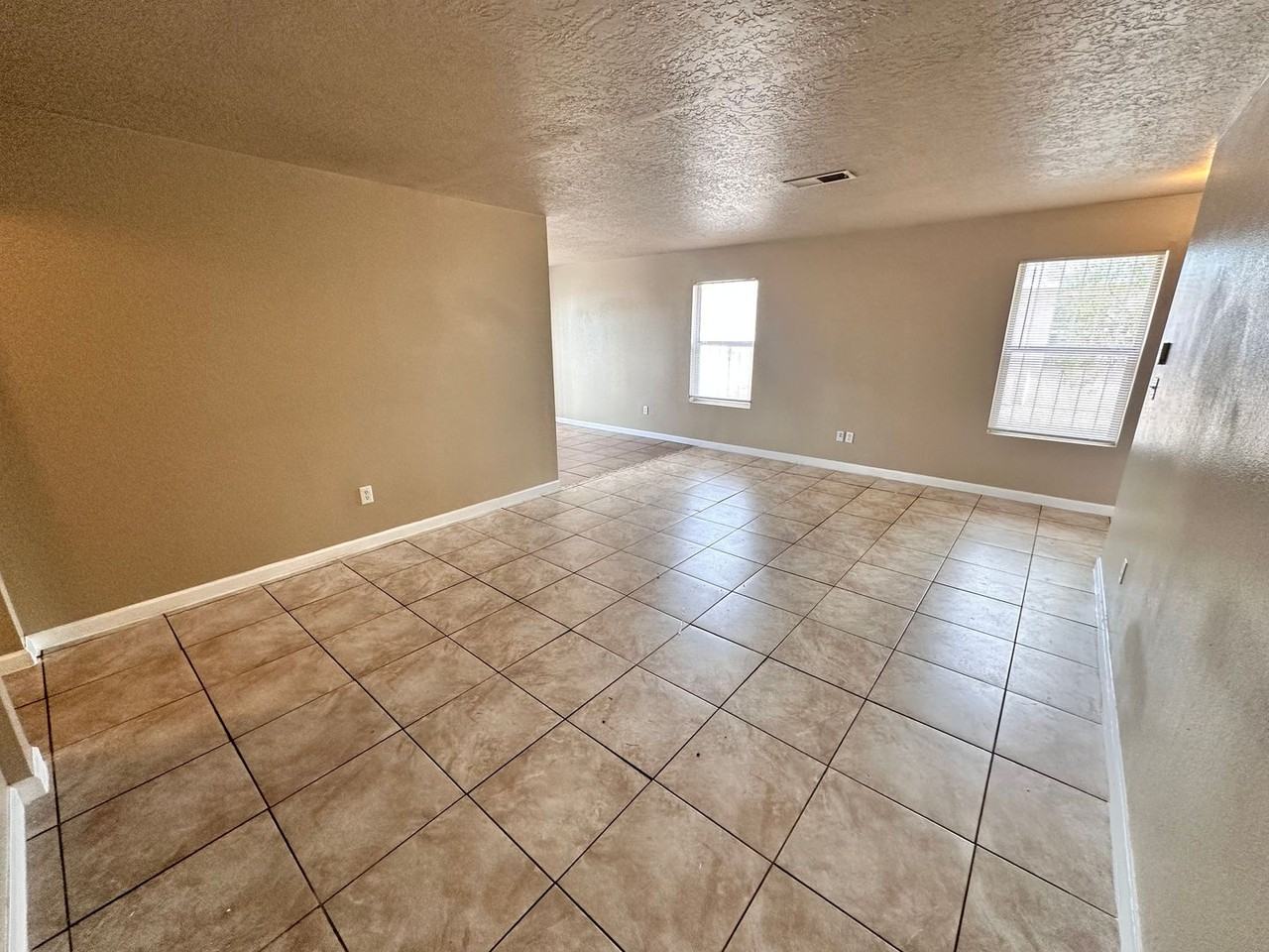 1604 Corriz Dr Sw - Photo 5 of 23