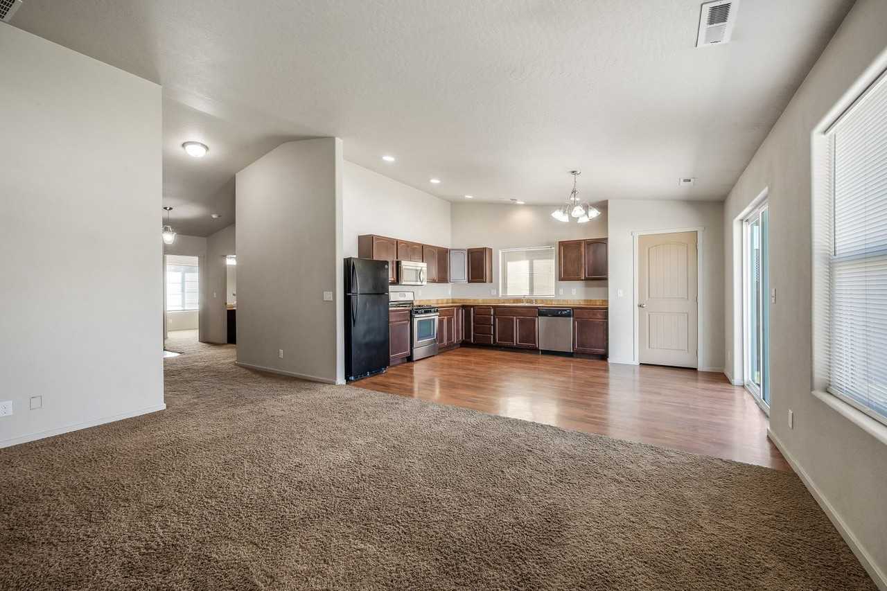 6933 N Fast Hawk Ln - Photo 6 of 32