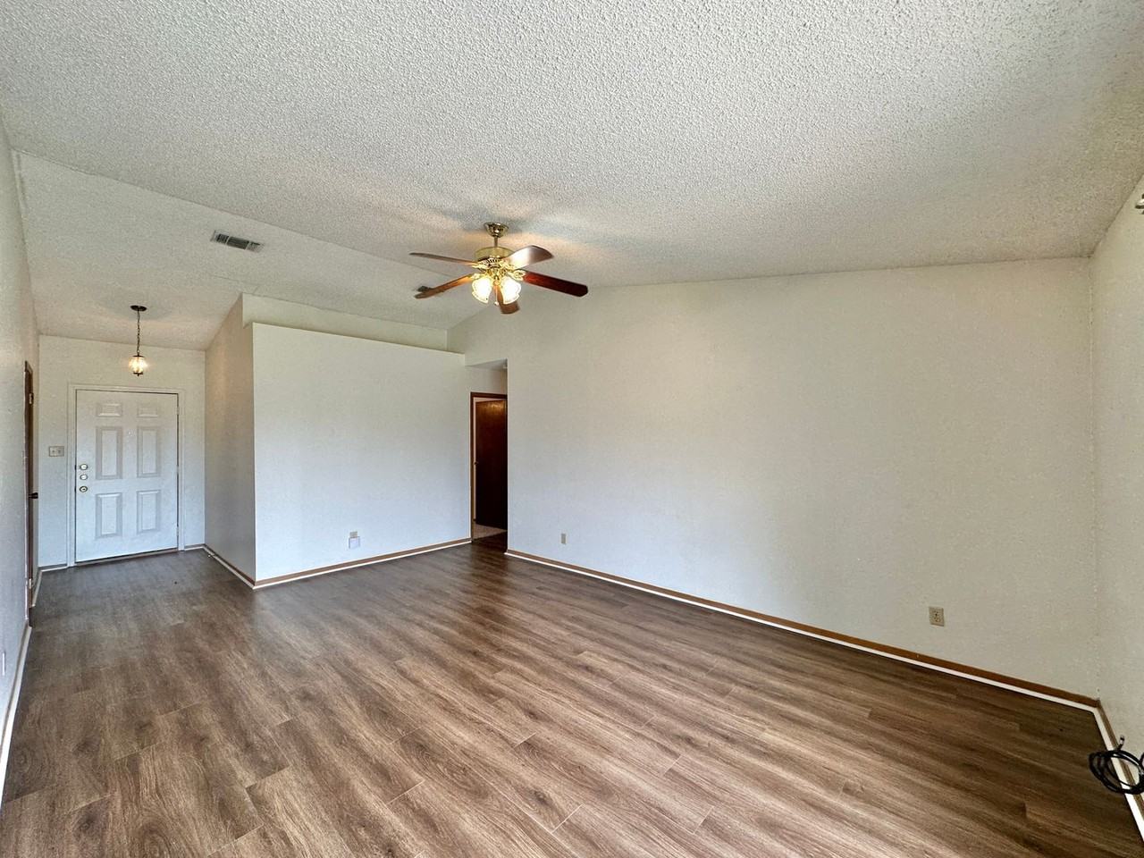 2000 Dusk Drive - Photo 4 of 20