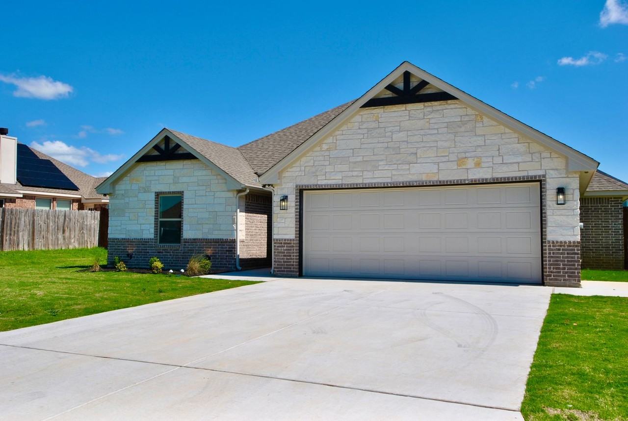 3002 Promenade Dr - Photo 2 of 28