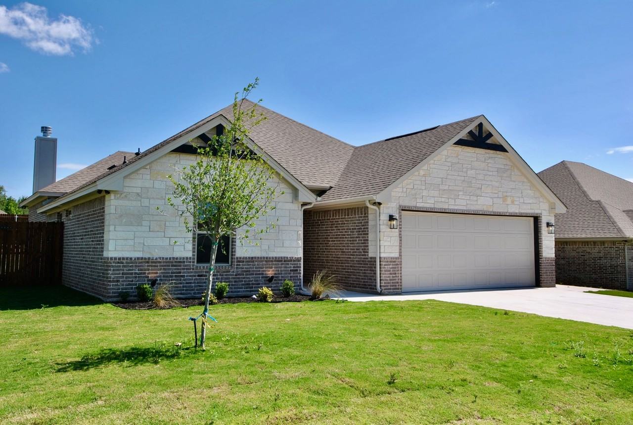3002 Promenade Dr - Photo 3 of 28