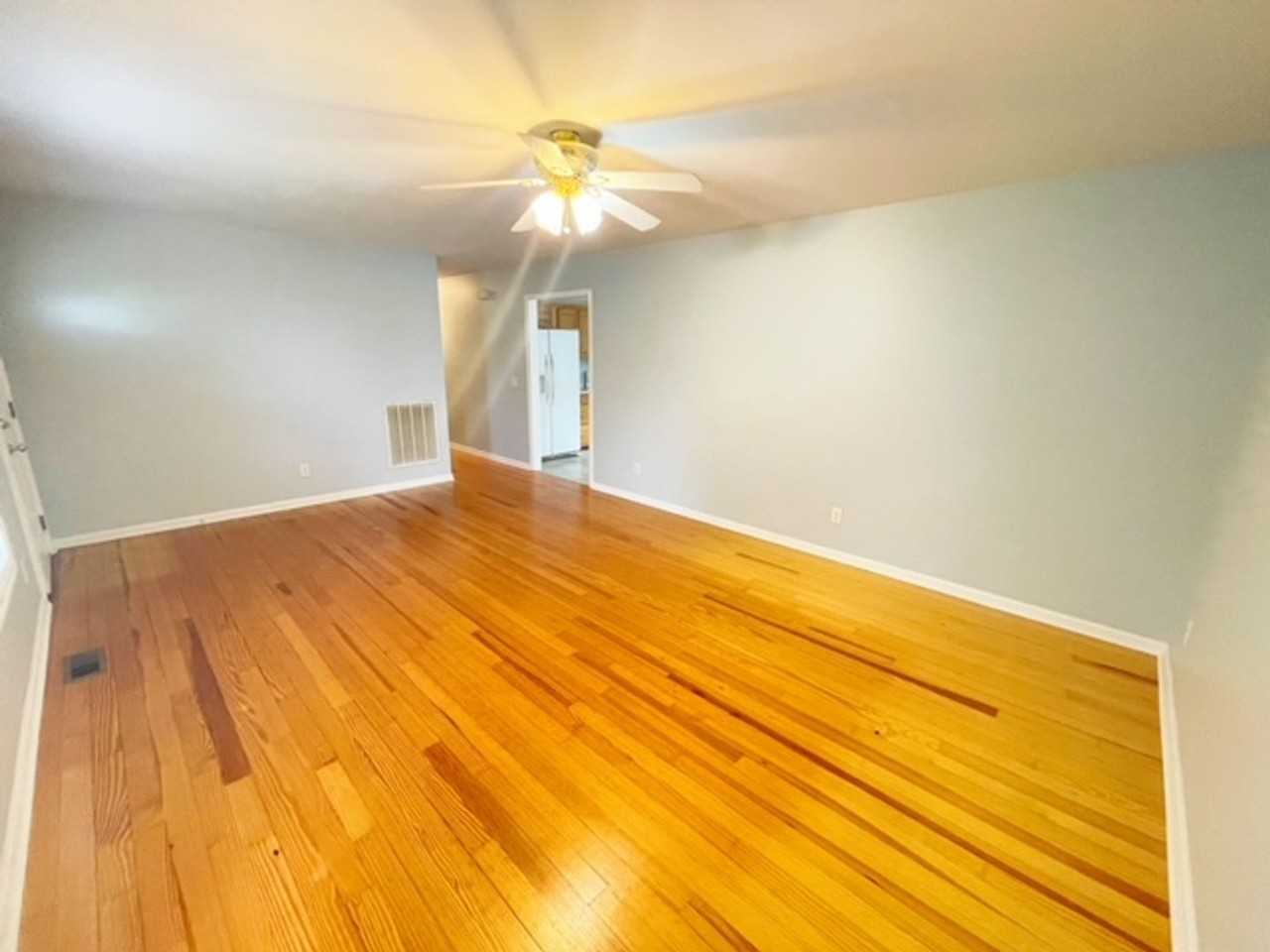 106 E Luther Ave - Photo 2 of 13