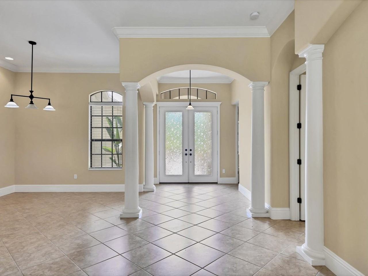 4688 Tuscana Dr - Photo 3 of 31
