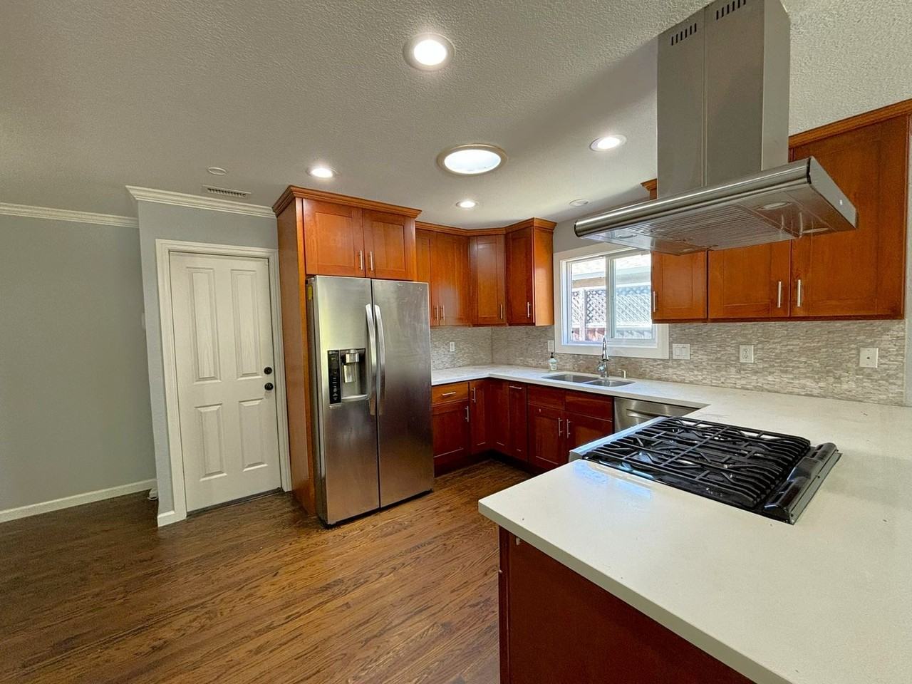 38500 Athy Ct - Photo 2 of 16