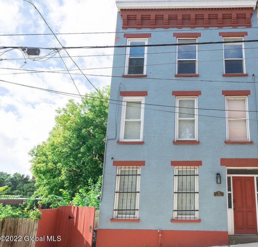 32 Park Ave #3rdFL - Photo 3 of 18