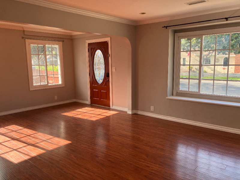 4713 Ashworth St - Photo 3 of 4
