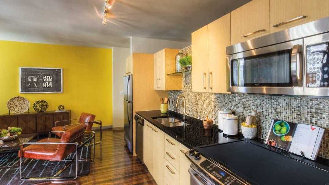 1812 Commerce Street - Photo 4 of 10