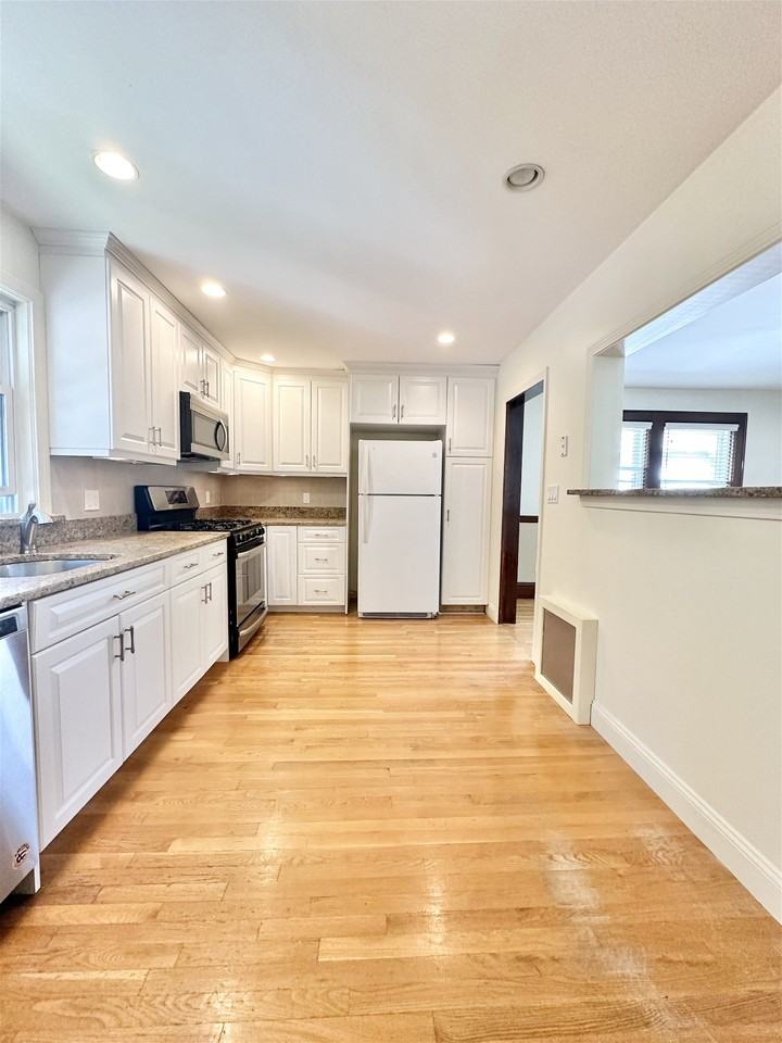 177 Trapelo Rd - Photo 3 of 8