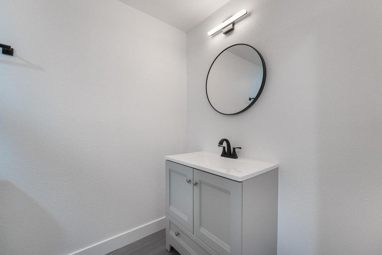 King Richard Ave - Photo 2 of 11