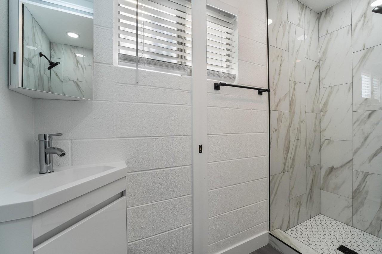 King Richard Ave - Photo 3 of 11