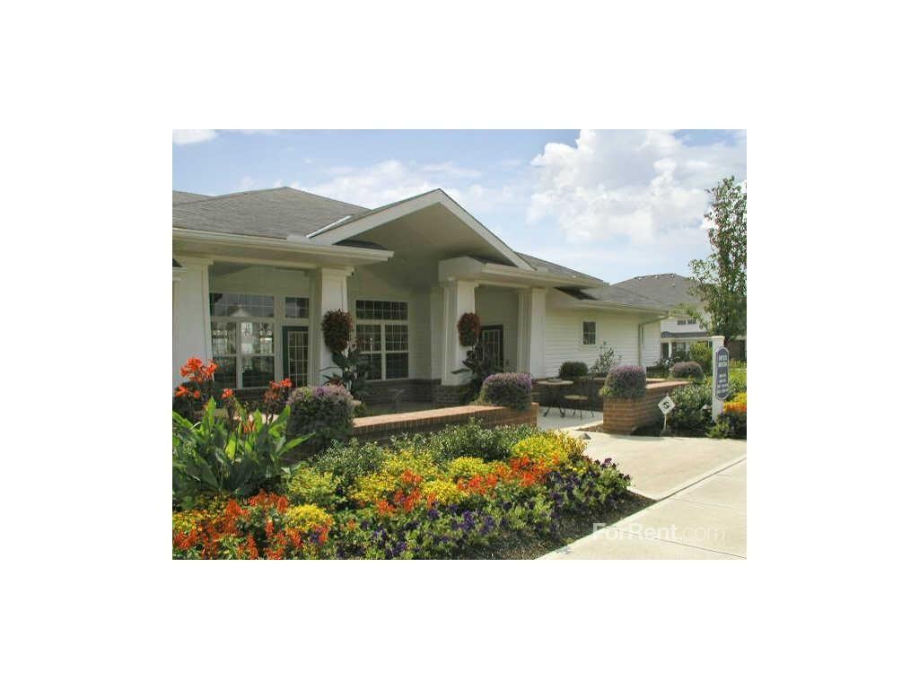 Albany Commons - Photo 2 of 18