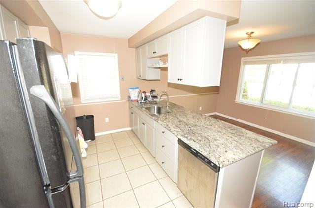 4507 Woodland Ave - Photo 3 of 12