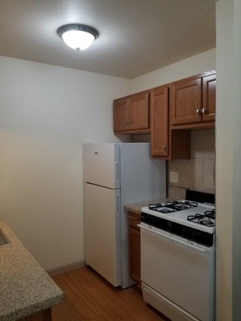 3355 N Oakland Ave - Photo 2 of 7