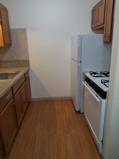 3355 N Oakland Ave - Photo 4 of 36