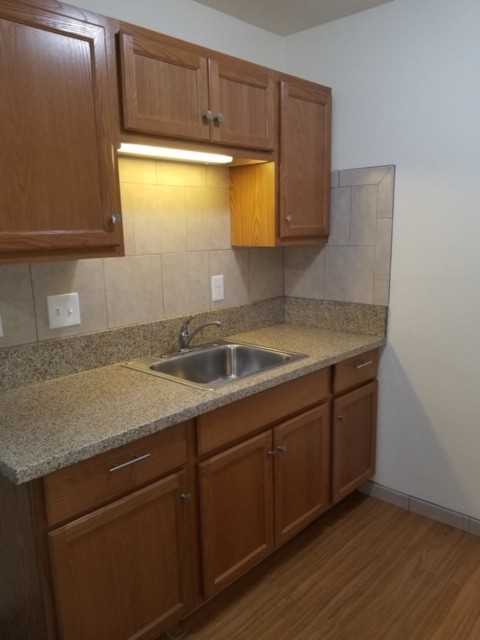 3355 N Oakland Ave - Photo 5 of 36