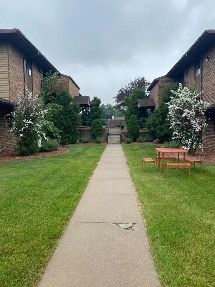 Pinetree Estates - Photo 4 of 8