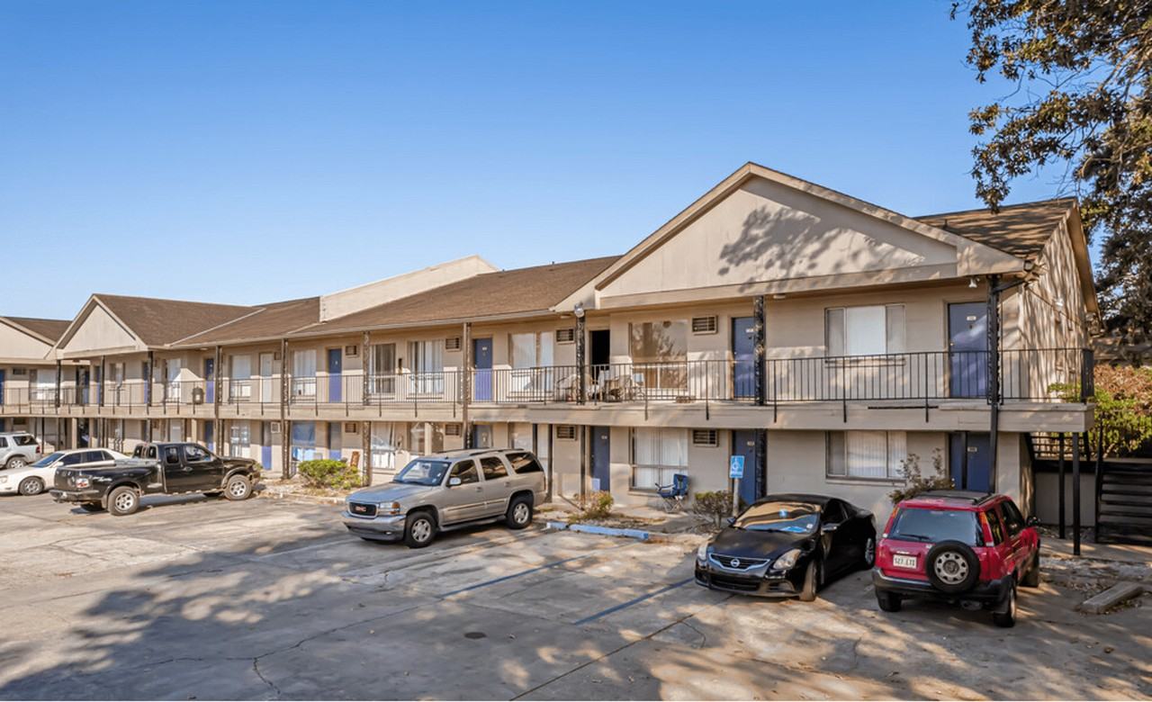 Fleur Apartments - Photo 7 of 32