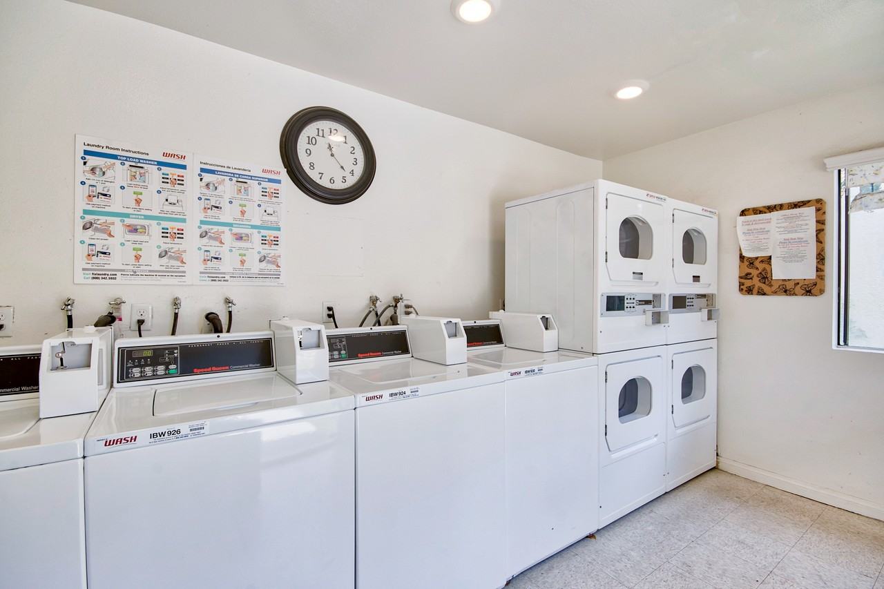 La Sierra - Photo 2 of 50