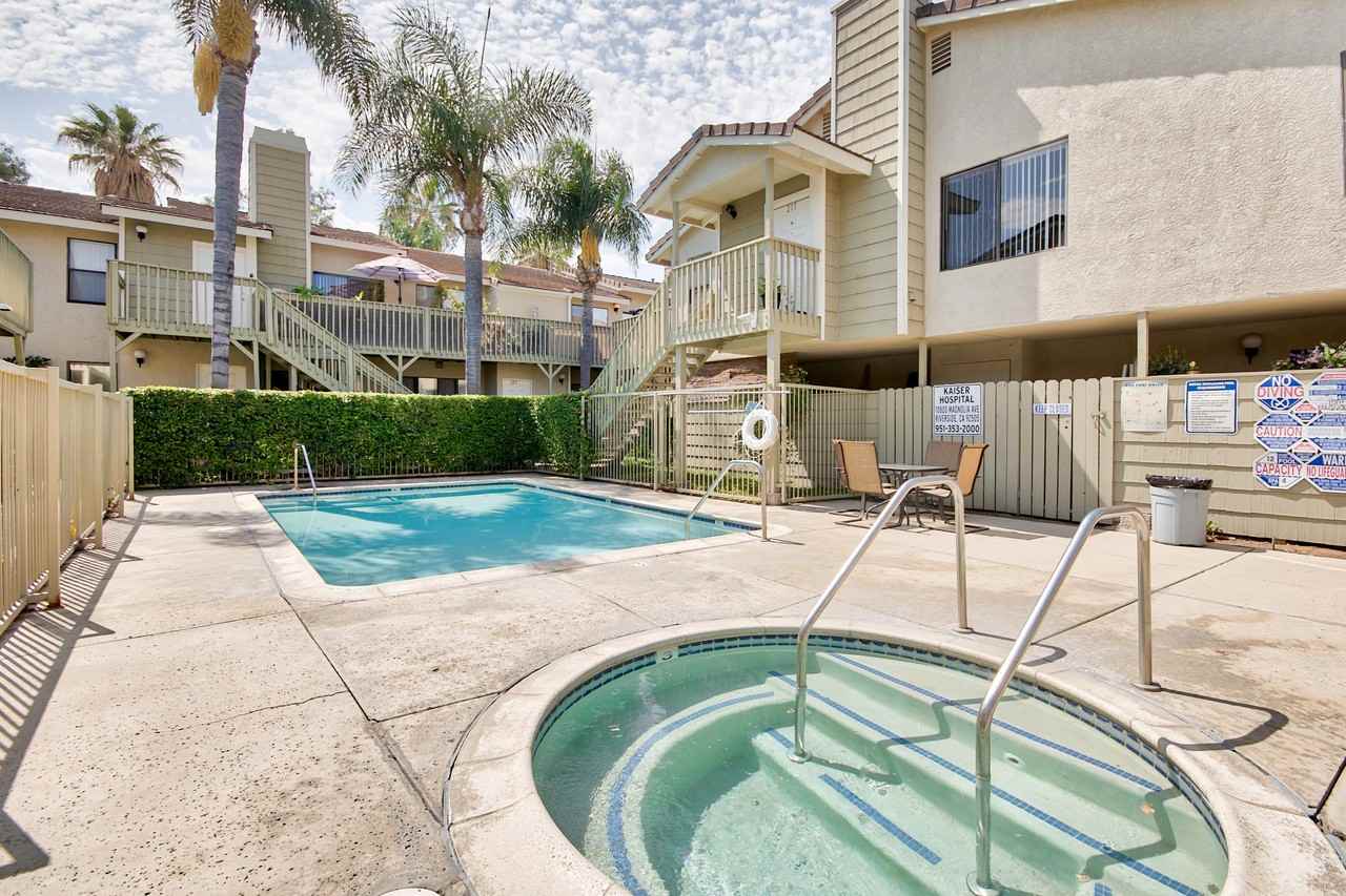 La Sierra - Photo 3 of 50