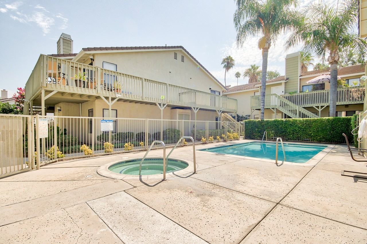 La Sierra - Photo 5 of 50