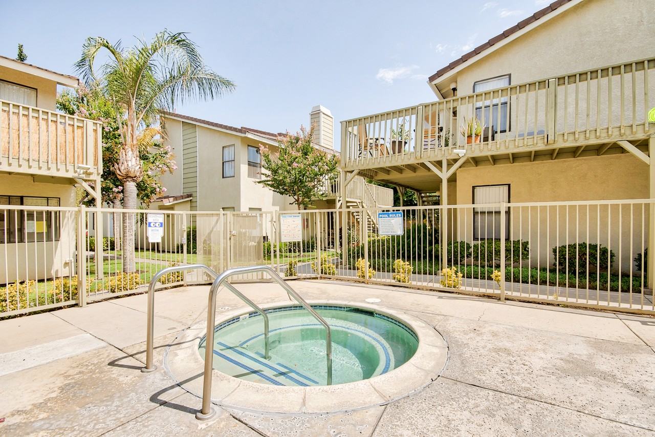 La Sierra - Photo 6 of 50