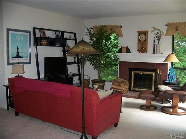 384 Heritage Hill #B - Photo 2 of 10