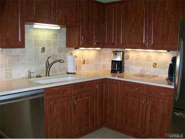 384 Heritage Hill #B - Photo 3 of 10