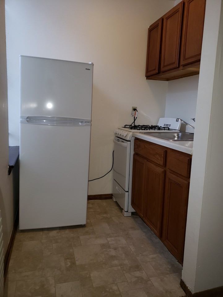 1559 N Prospect Ave - Photo 4 of 9