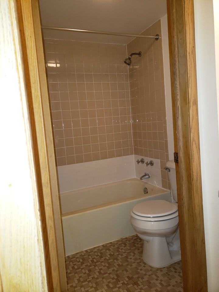 1559 N Prospect Ave - Photo 3 of 9