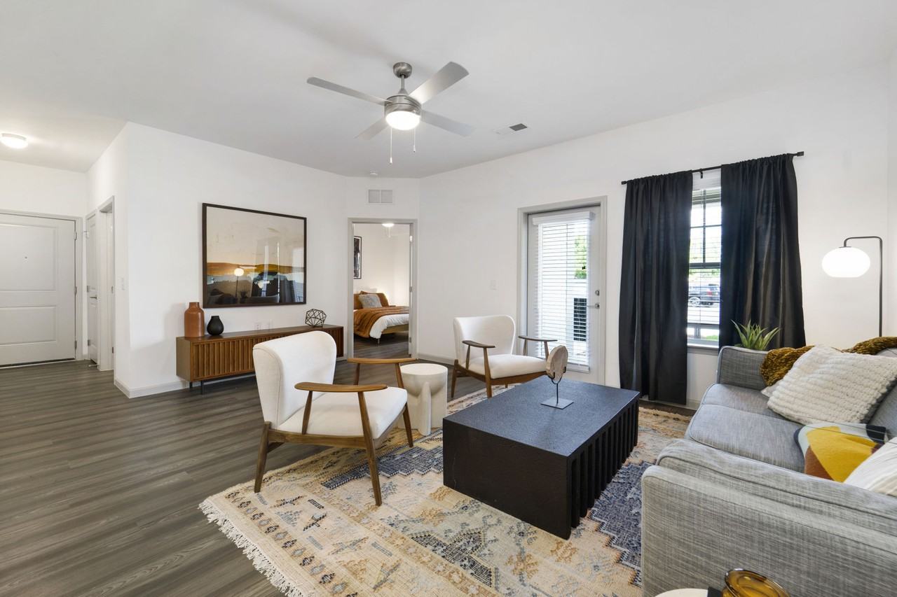 The Warrick - Photo 2 of 43