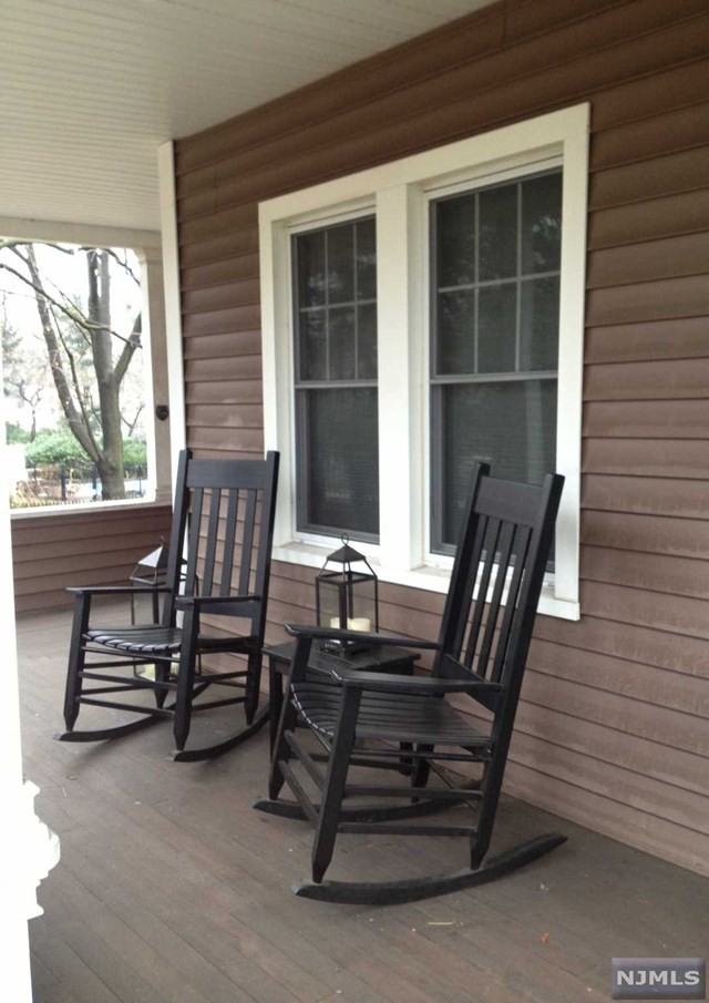 57 Tappan Rd - Photo 2 of 22