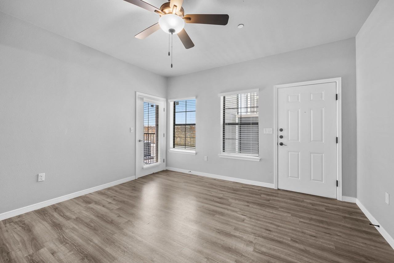 DISTRICT AT PELLICANO - Photo 6 of 50