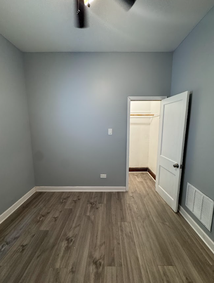 12219 S Lowe Ave - Photo 5 of 15