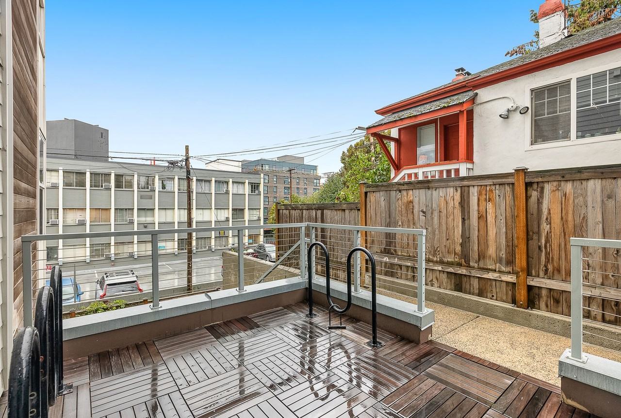 2371 Franklin Apartments in Eastlake - Photo 7 of 11