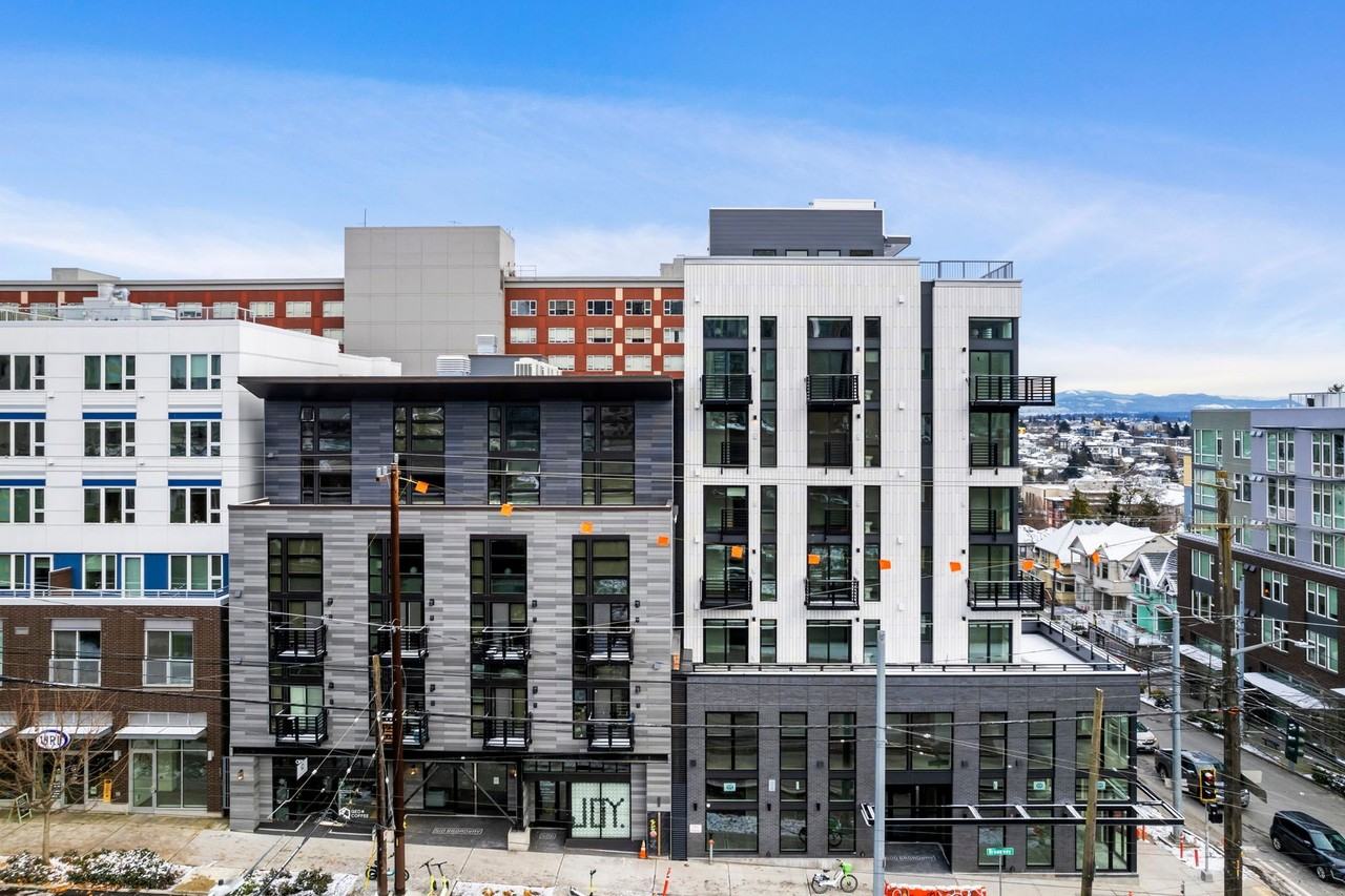 Cityscape Broadway - Photo 4 of 84