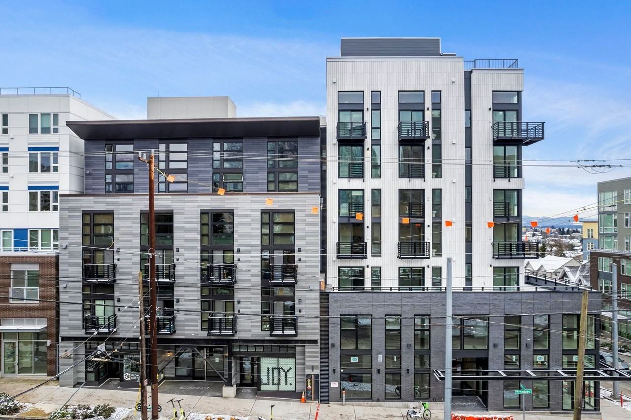 Cityscape Broadway - Photo 7 of 84