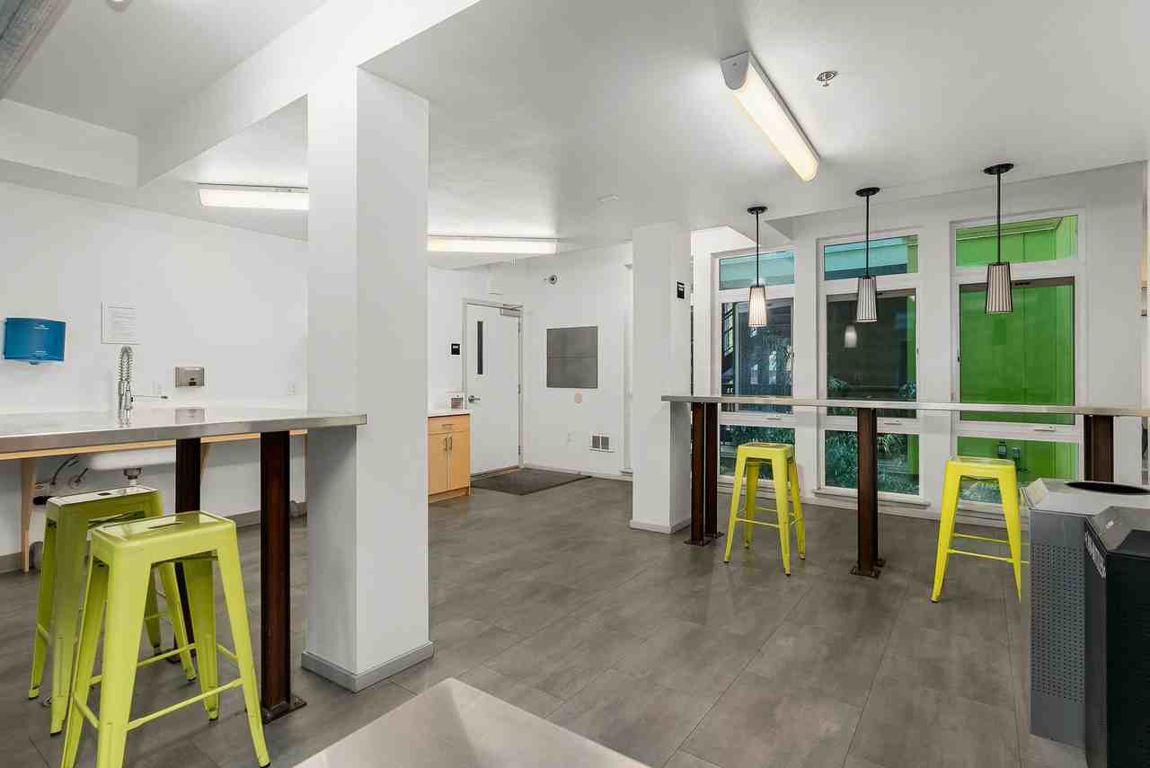 Welcome to 1806 23rd Ave — Modern Living in the Heart of Seattle’s Central District - Photo 6 of 31