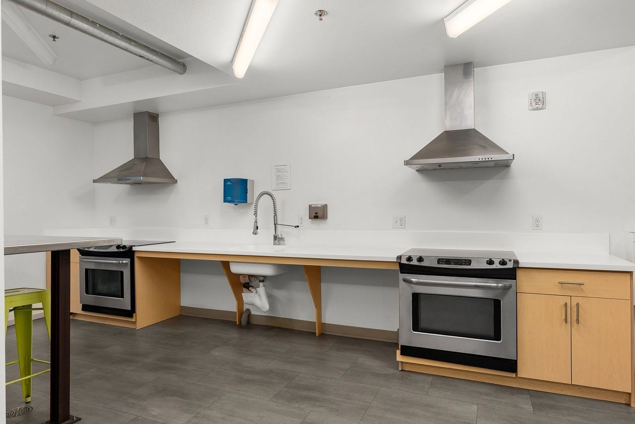 Welcome to 1806 23rd Ave — Contemporary building - Photo 7 of 28