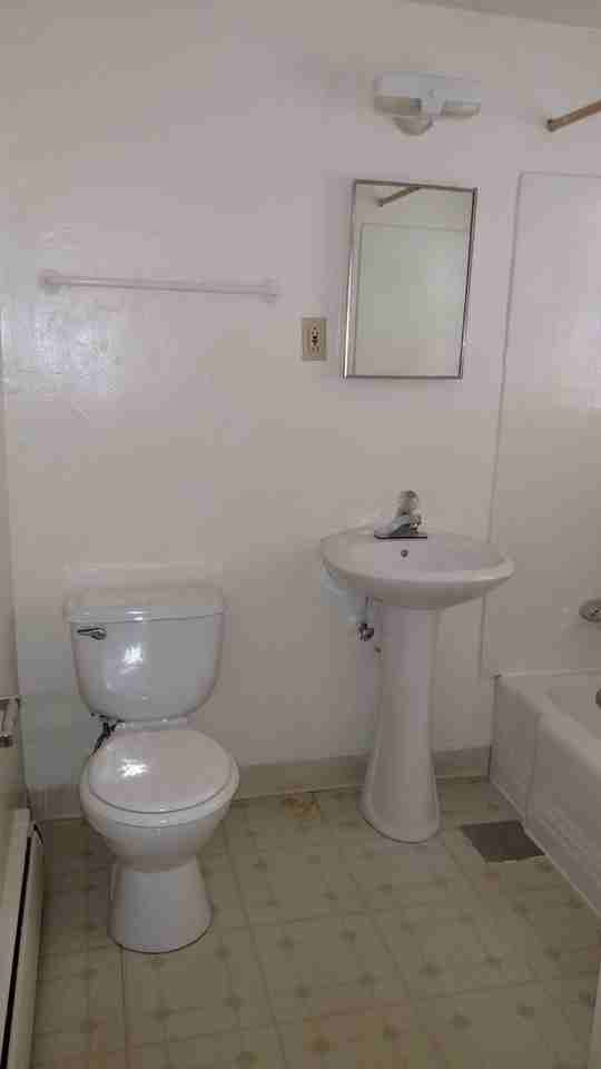 State Street Apartments - Photo 4 of 50