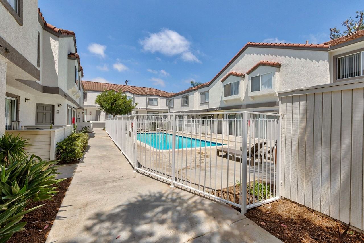 Villa Nova Townhomes - Photo 7 of 13