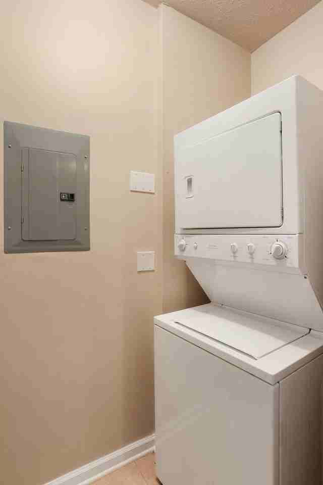 Capstone Quarters - Photo 4 of 16