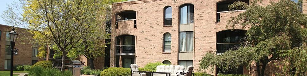 Serafino Square Apartments - Photo 5 of 34