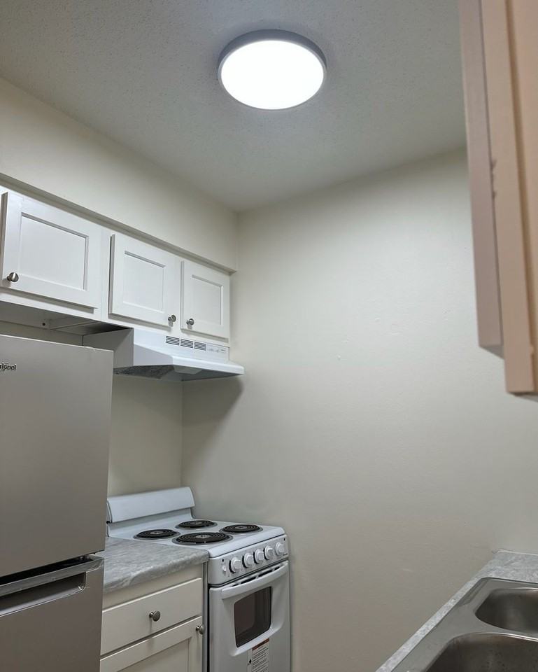 303CL - Photo 4 of 9