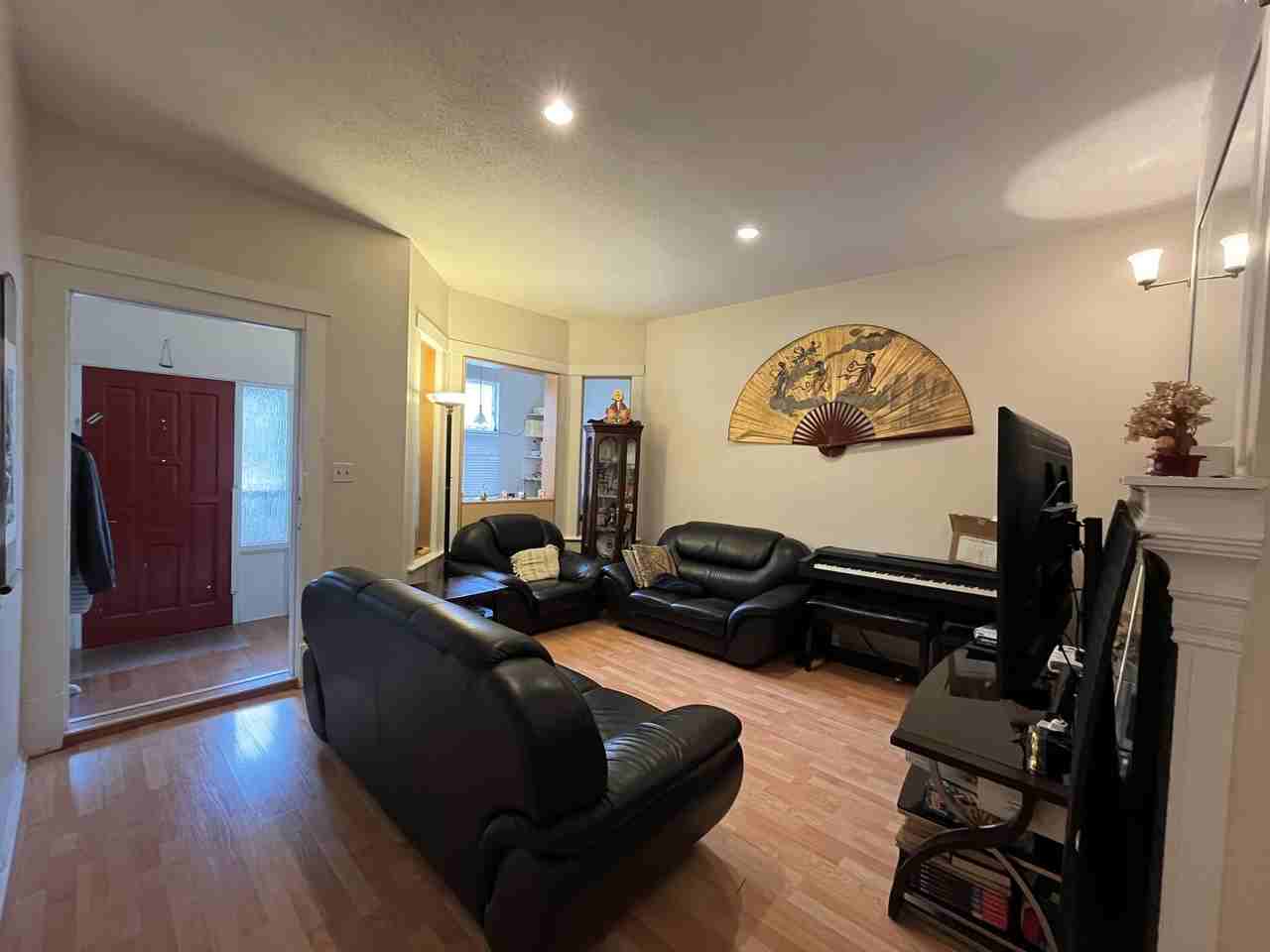 E Georgia St & Skeena St