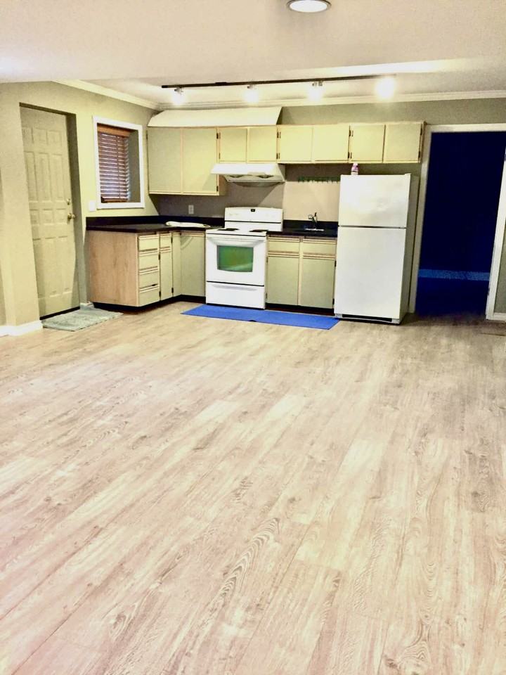 8002 Lakefield Drive - Photo 3 of 12