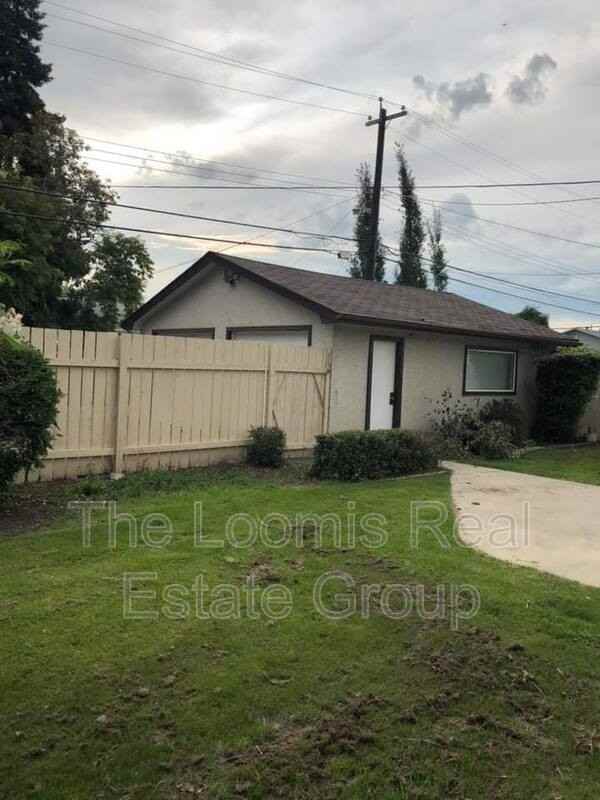 8708 Meadowlark Road NW - Photo 3 of 27